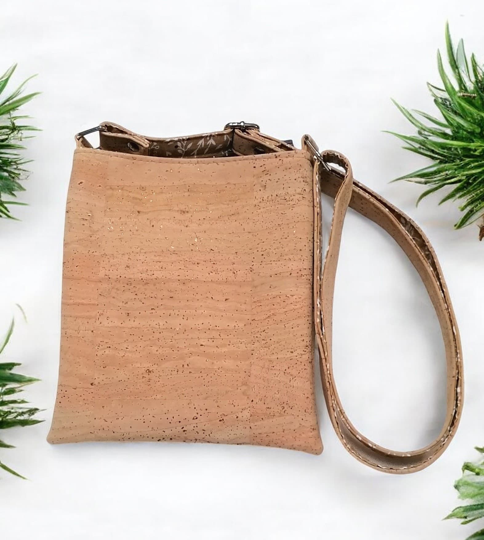 Pochette bandoulière liège et cuir 3